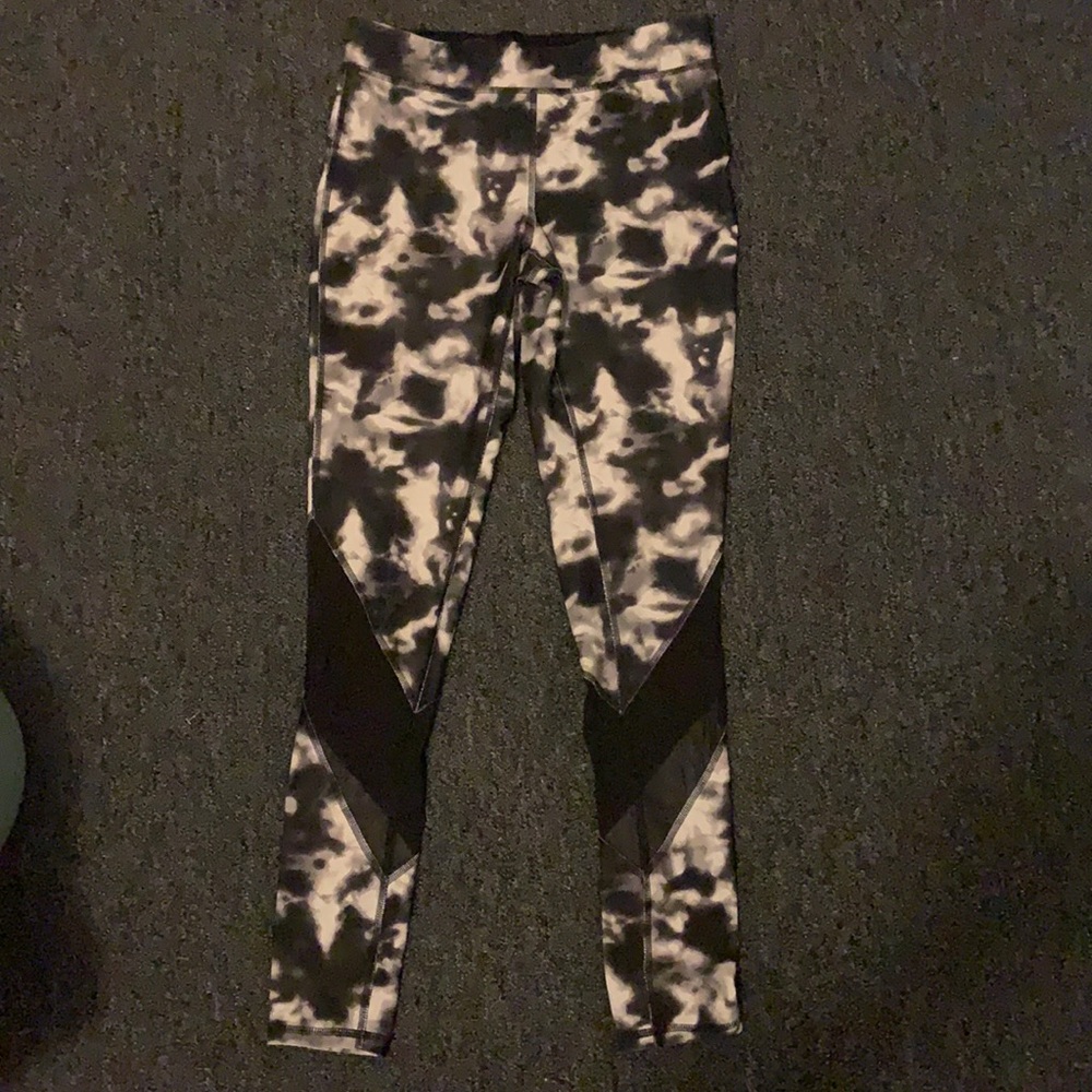 Black/white tie dye target leggings